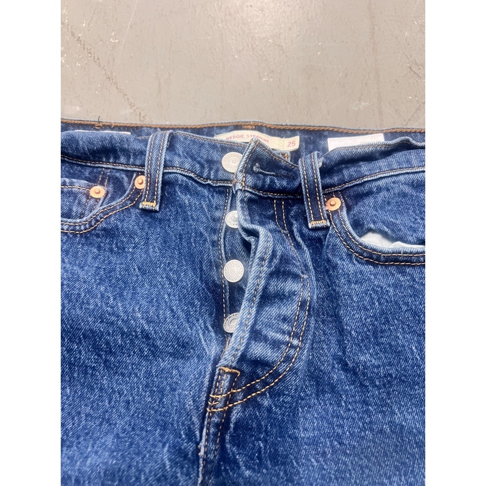 Levi's Premium Wedgie Straight Fit Jeans Women's 25x26 Blue Denim Frayed Hem - Picture 2 of 12